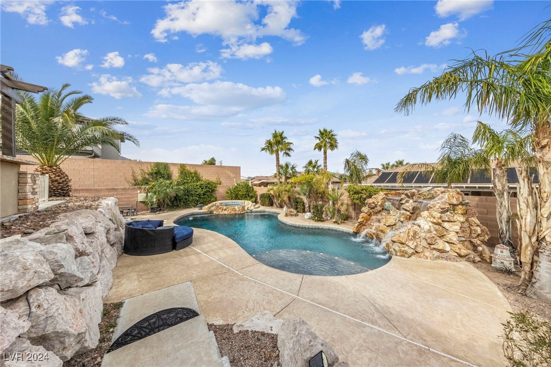 200 West Desert Rose Drive Property Photo 62
