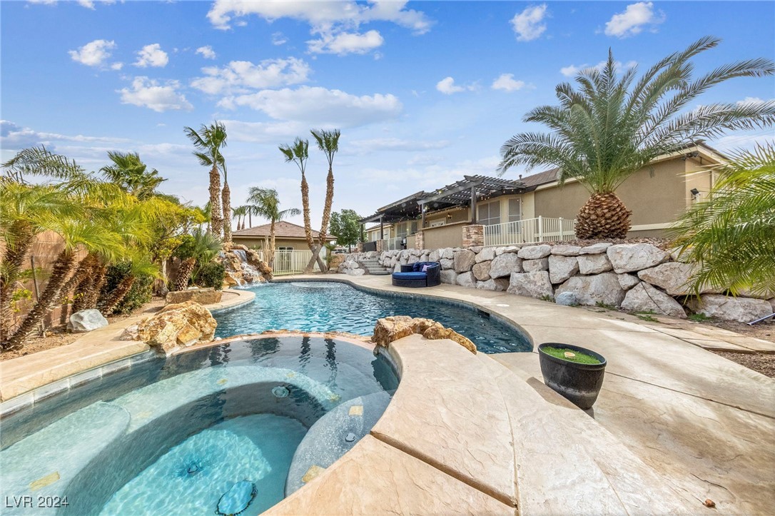 200 West Desert Rose Drive Property Photo 64