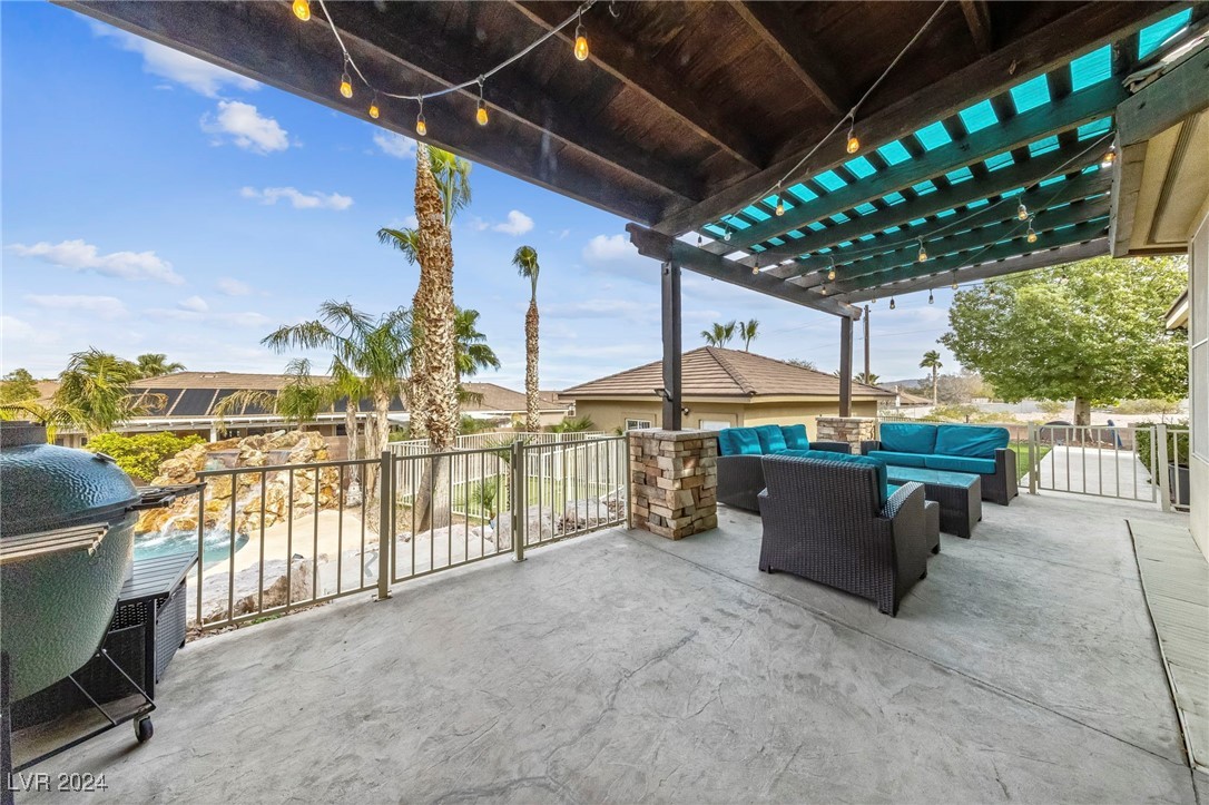 200 West Desert Rose Drive Property Photo 66