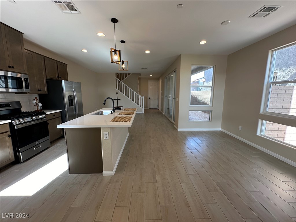 884 Cottonwood Hill Place Property Photo 6