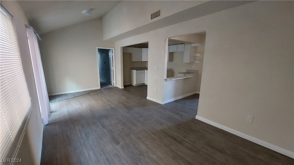 5116 Gray Lane H Property Photo 7