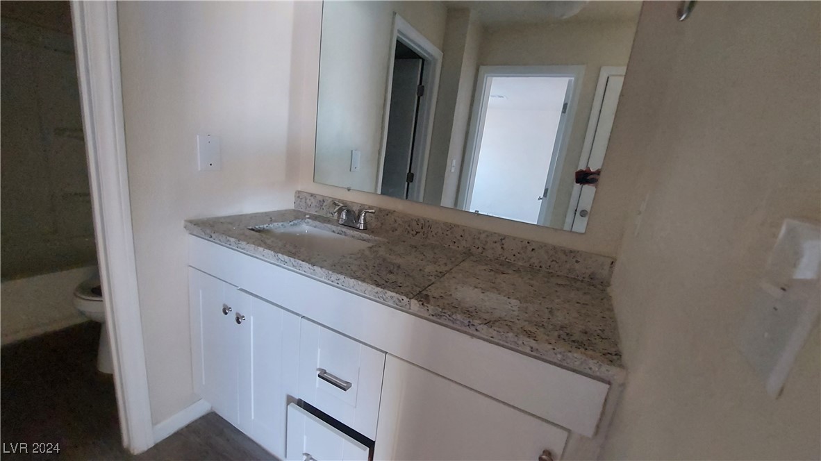 5116 Gray Lane H Property Photo 17