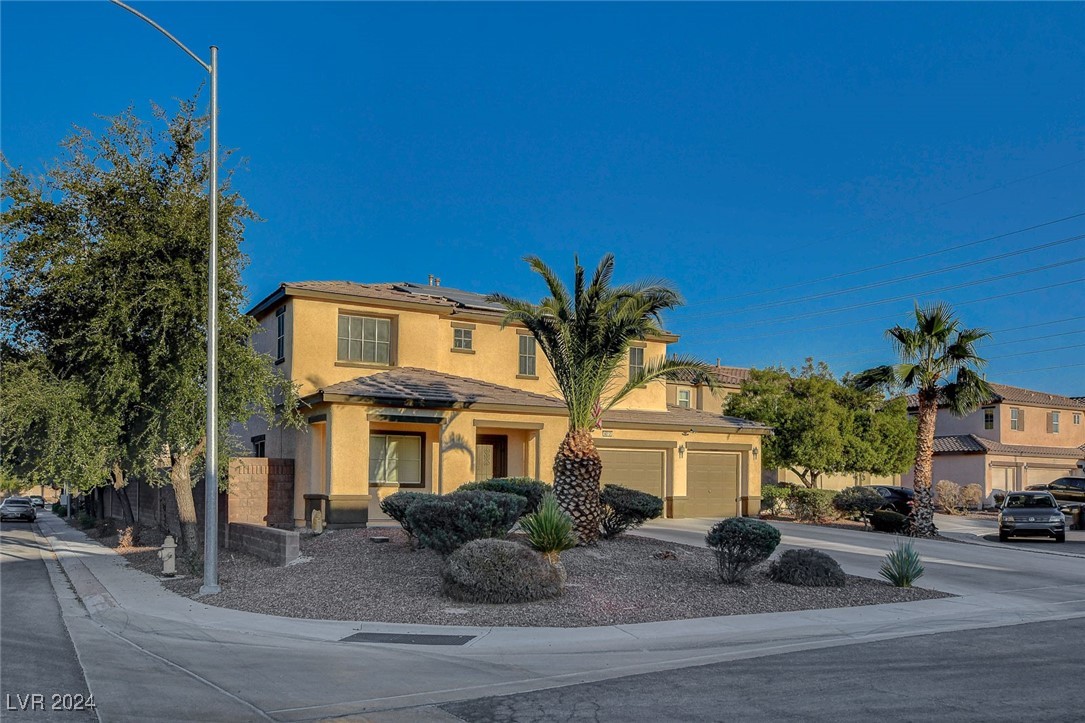 6012 Valley Flower Street Property Photo 3