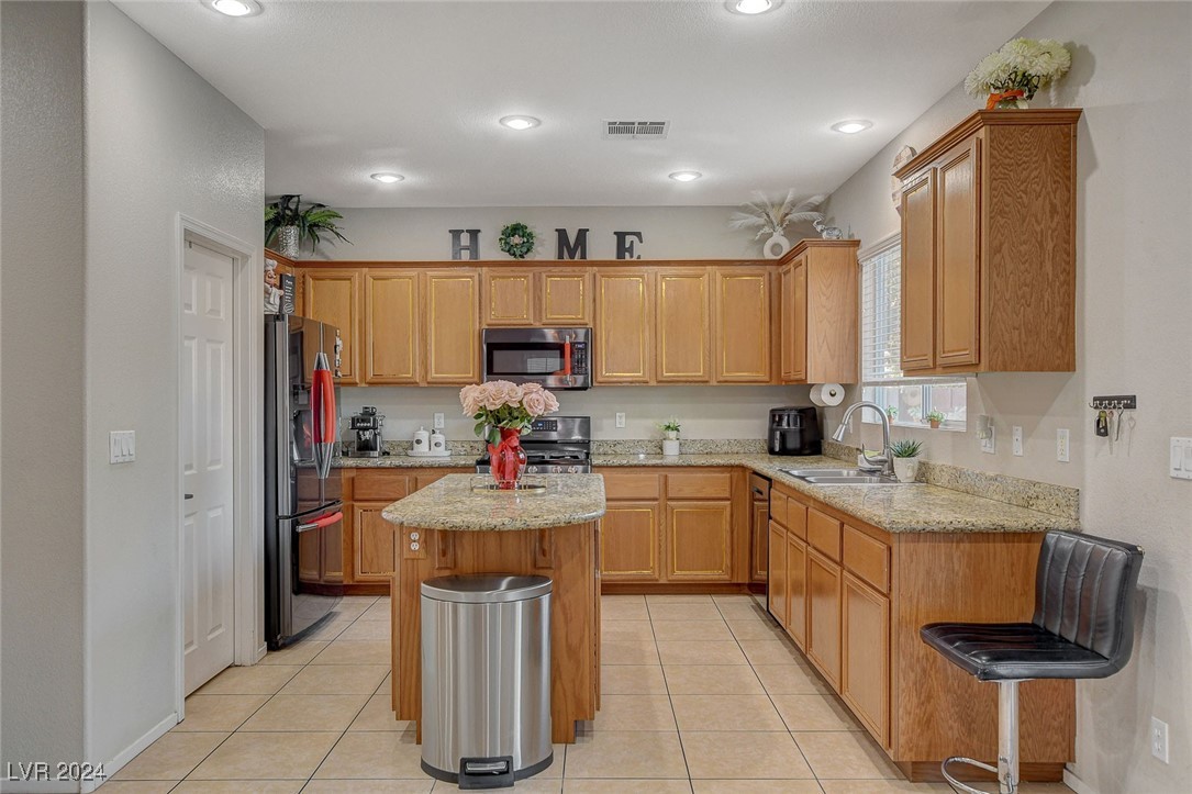 6012 Valley Flower Street Property Photo 12