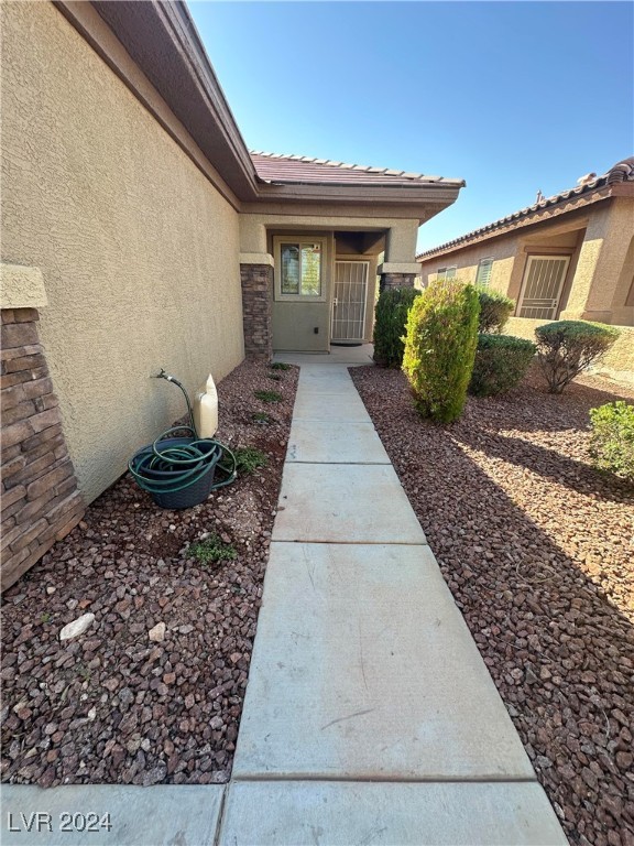 6071 Saddle Horse Avenue Property Photo 6