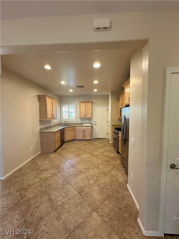 6071 Saddle Horse Avenue Property Photo 11