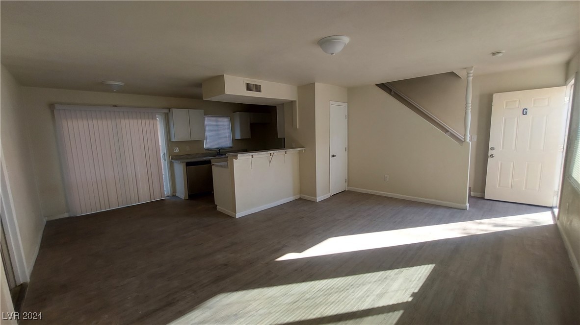 5116 Gray Lane G Property Photo 3