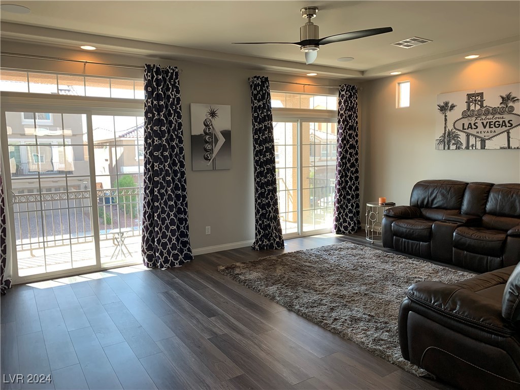 10186 Lawton Ridge Court Property Photo 6