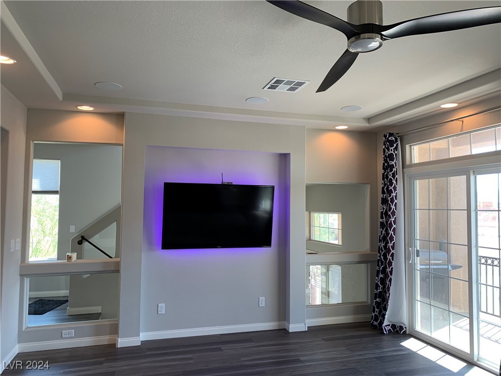 10186 Lawton Ridge Court Property Photo 7