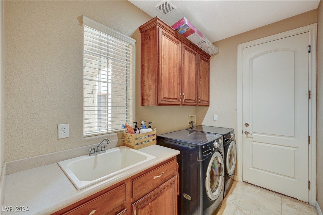 3995 Heldron Street Property Photo 16