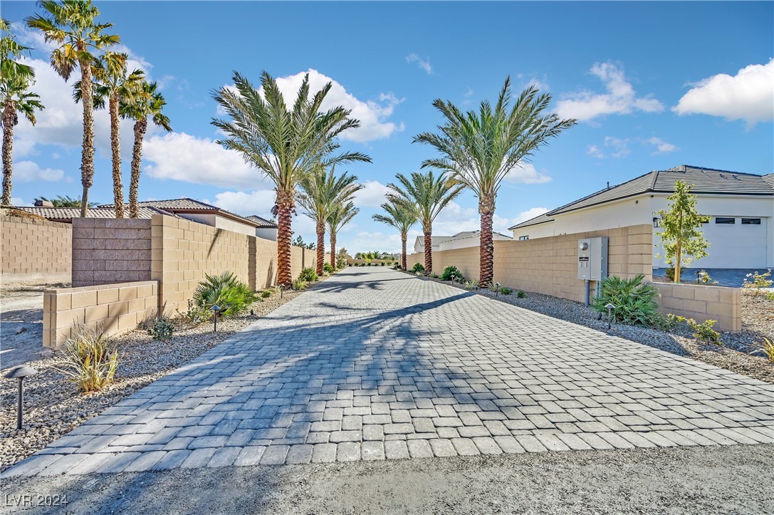 6615 Whispering Sands Drive Property Photo 1