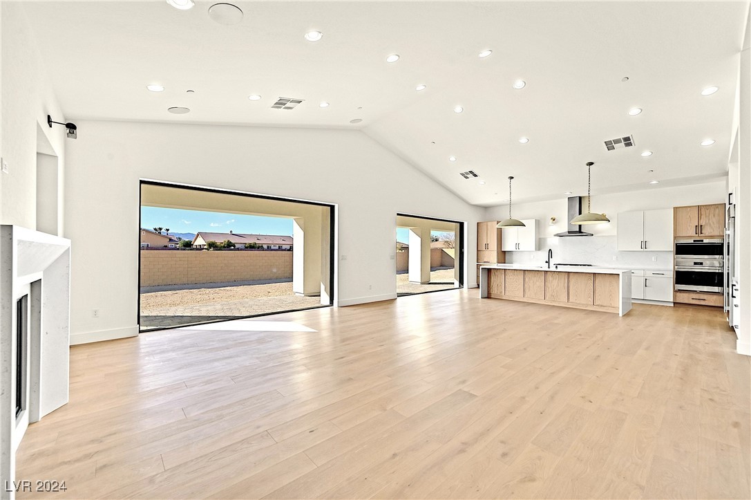 6615 Whispering Sands Drive Property Photo 4