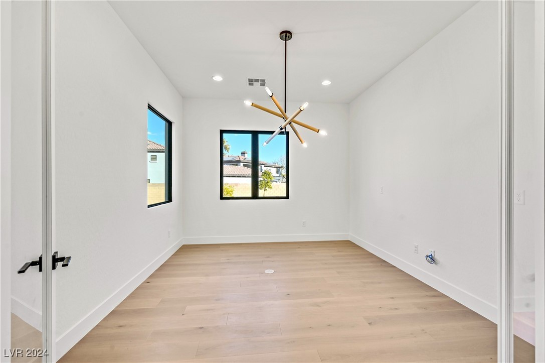 6615 Whispering Sands Drive Property Photo 8