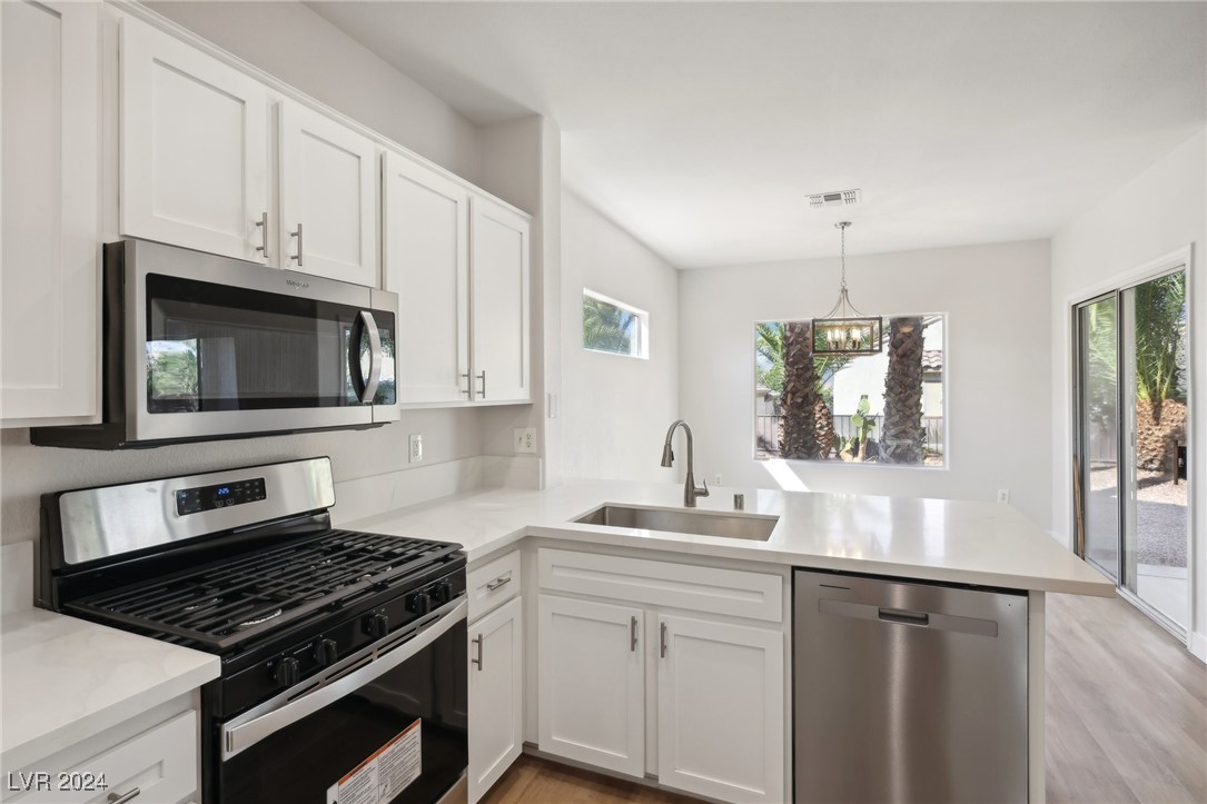 2814 Somerset Springs Drive Property Photo 4