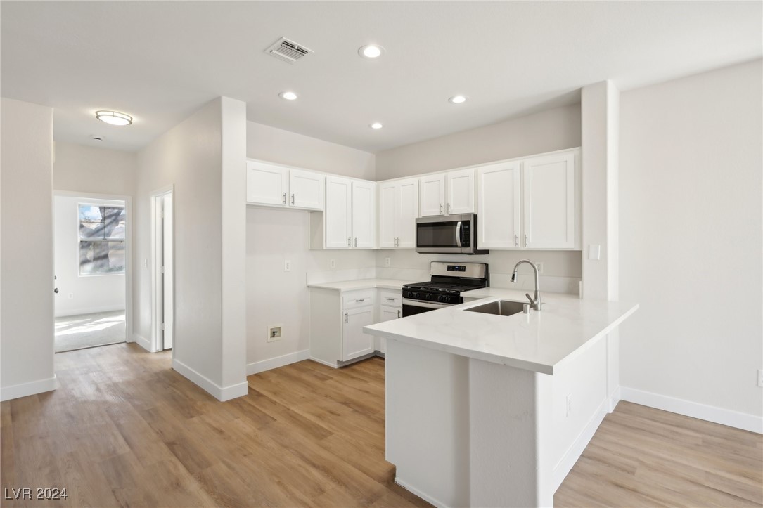 2814 Somerset Springs Drive Property Photo 6