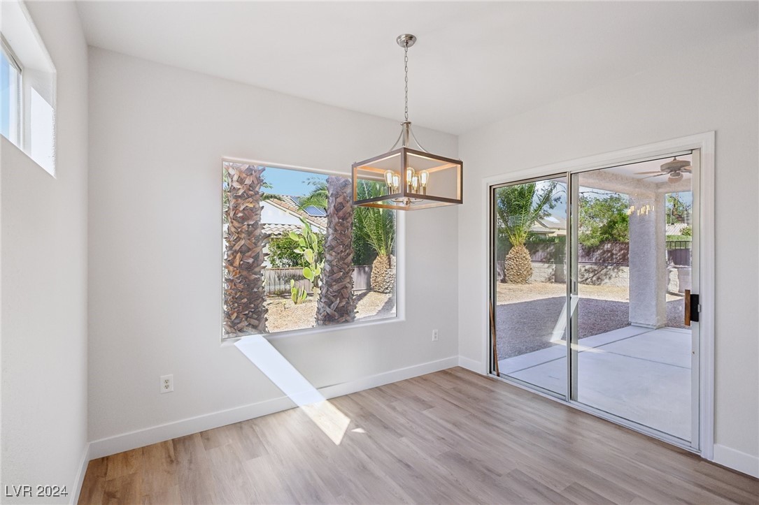 2814 Somerset Springs Drive Property Photo 15