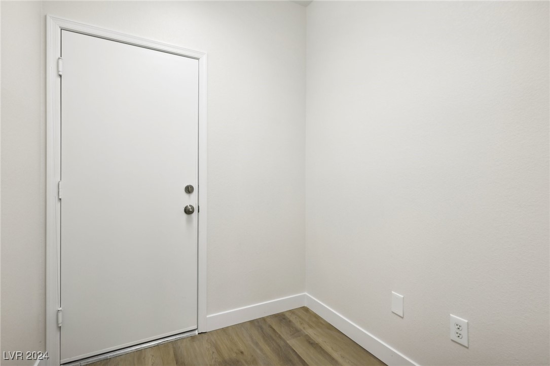 2814 Somerset Springs Drive Property Photo 18