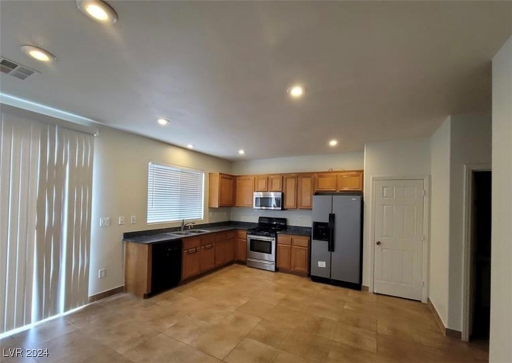 2312 Scissortail Court Property Photo 3