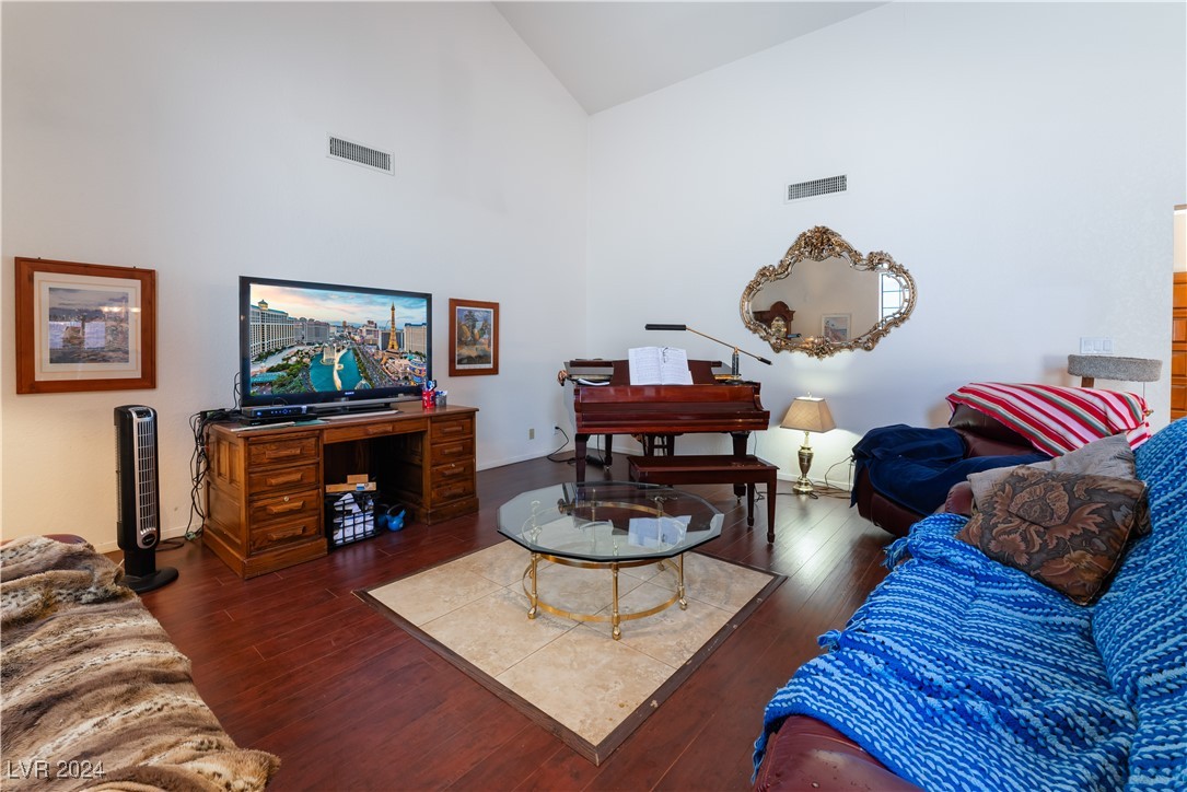 2504 Windjammer Way Property Photo 8