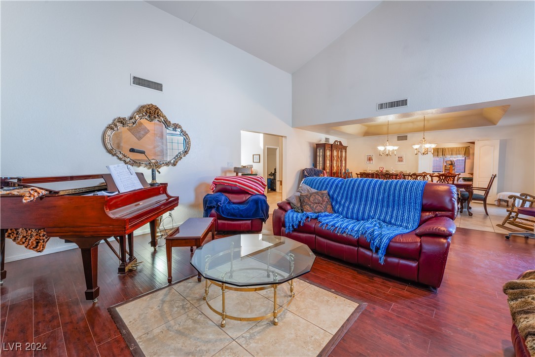 2504 Windjammer Way Property Photo 9