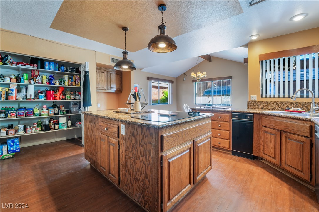 2504 Windjammer Way Property Photo 13