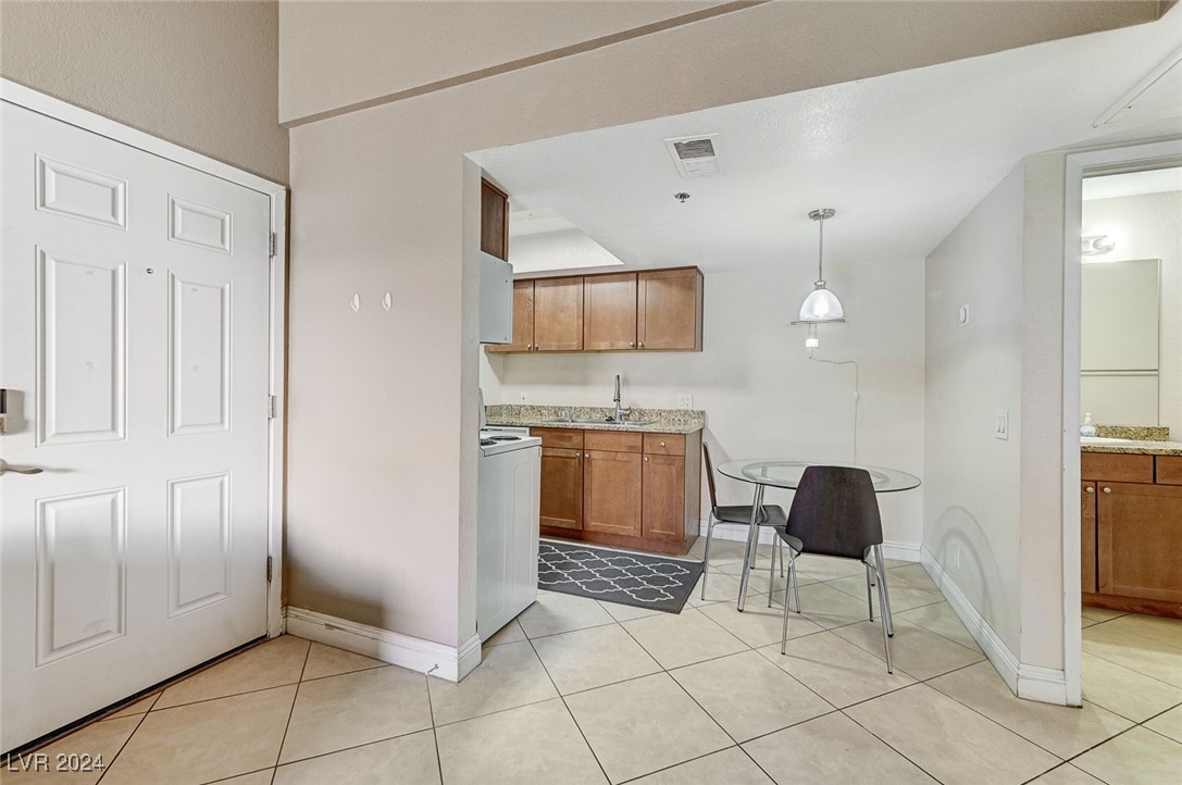 4200 South Valley View Boulevard 3092 Property Photo 4
