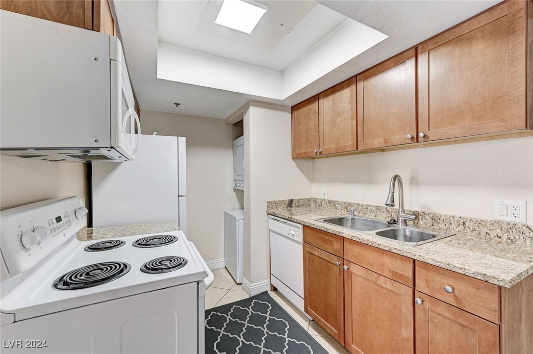 4200 South Valley View Boulevard 3092 Property Photo 5