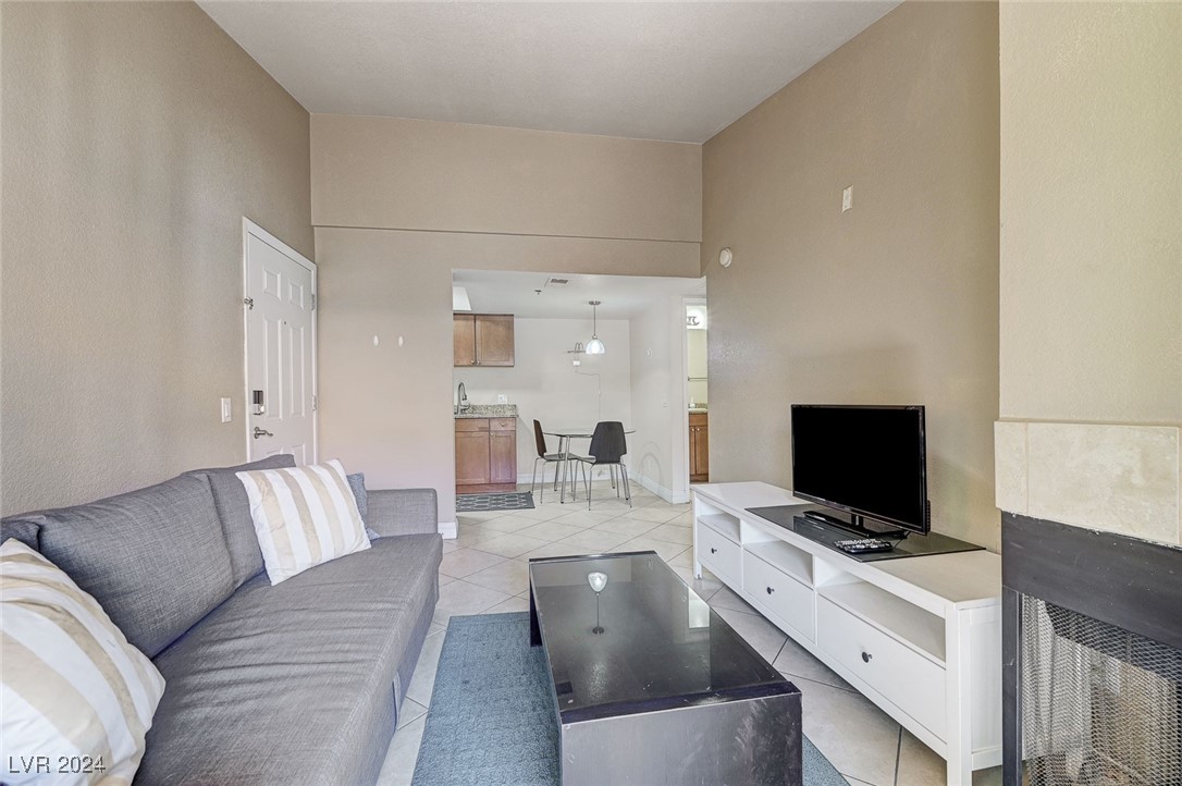 4200 South Valley View Boulevard 3092 Property Photo 7