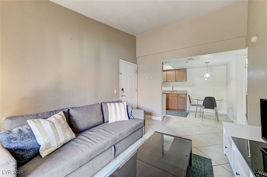 4200 South Valley View Boulevard 3092 Property Photo 9