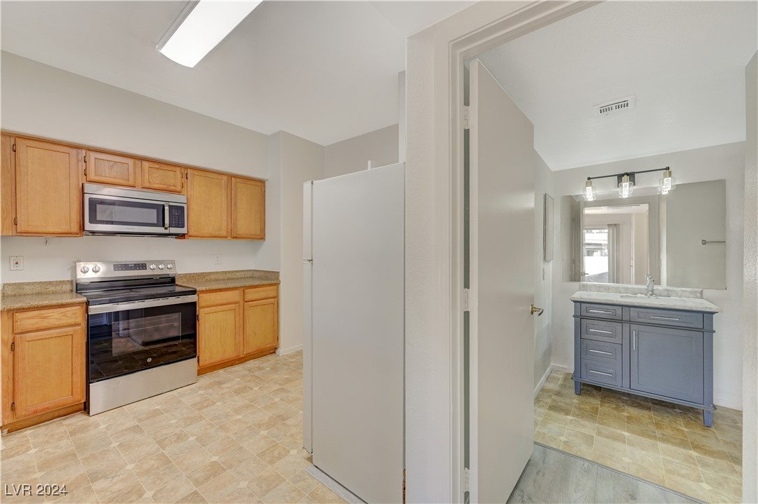 7255 West Sunset Road 1140 Property Photo 13