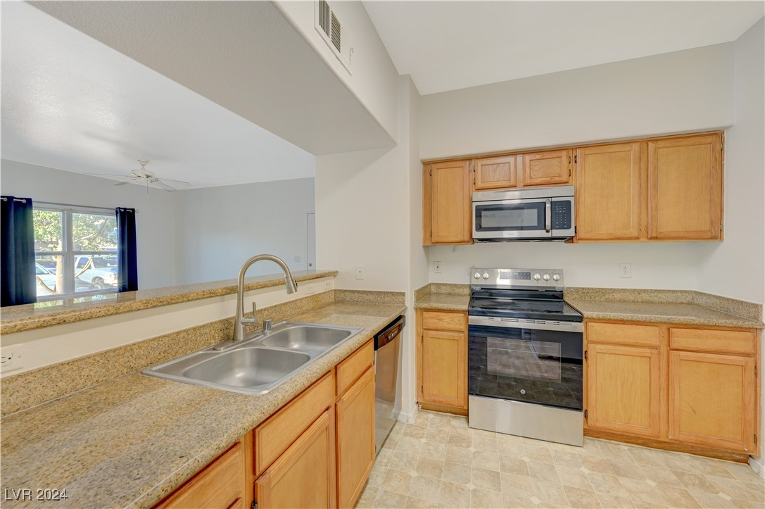 7255 West Sunset Road 1140 Property Photo 14