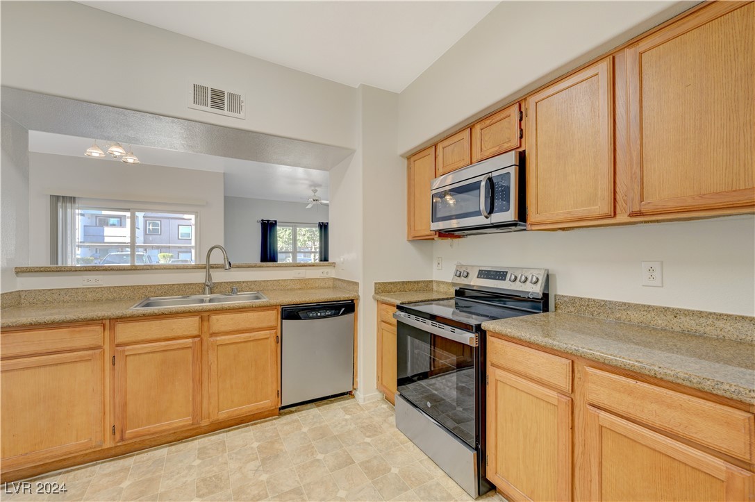 7255 West Sunset Road 1140 Property Photo 18