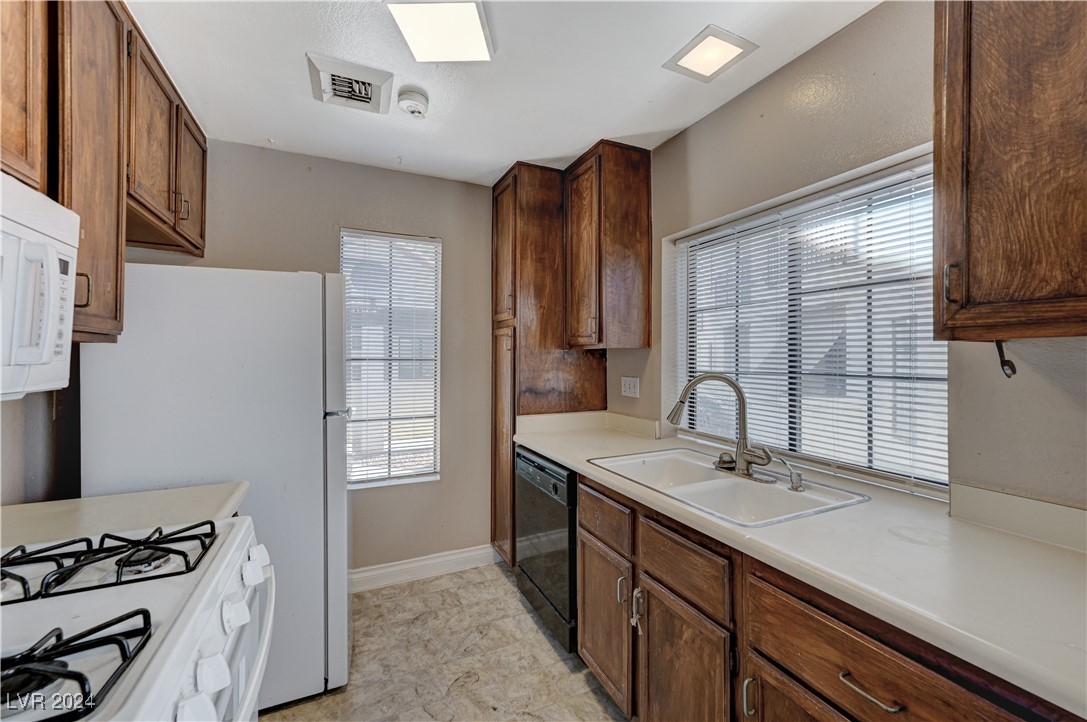 4860 Nara Vista Way 104 Property Photo 25