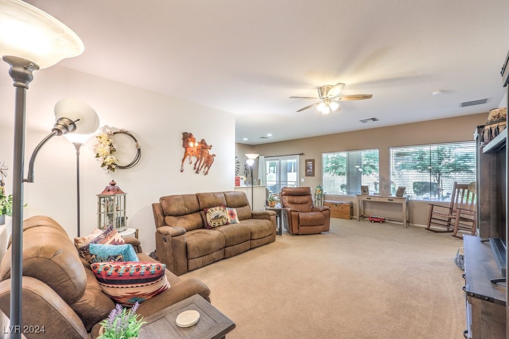7625 Fieldfare Drive Property Photo 6