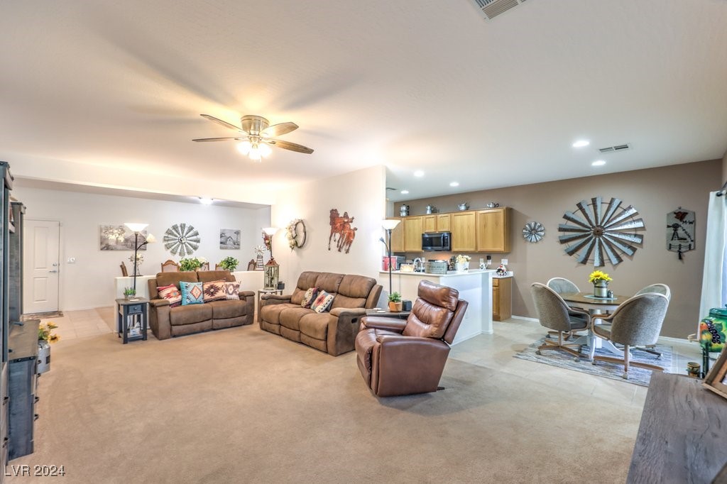 7625 Fieldfare Drive Property Photo 8