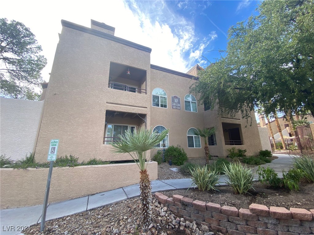 9325 West Desert Inn Road 143 Property Photo 1