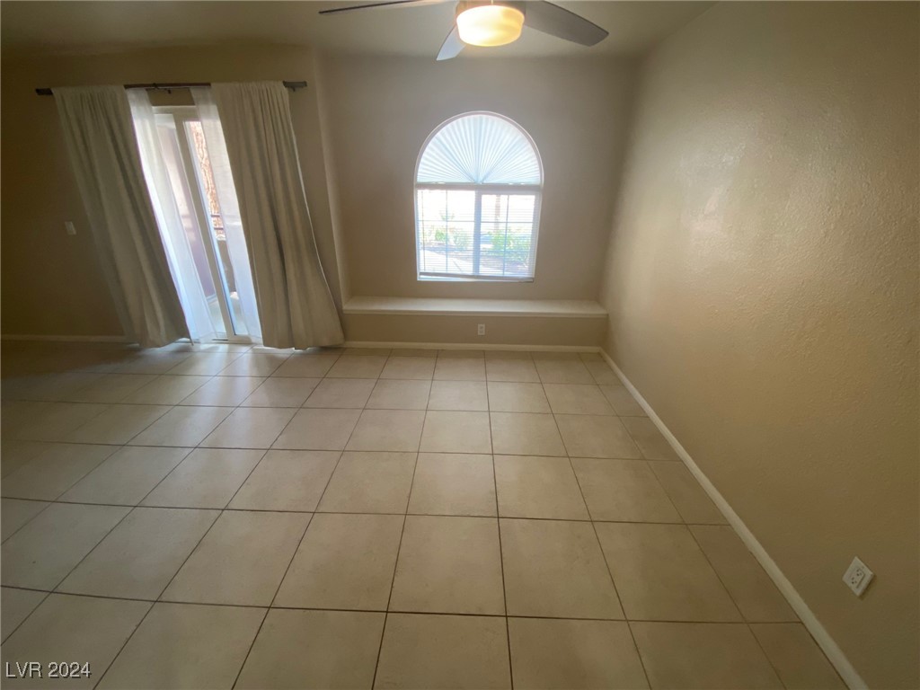 9325 West Desert Inn Road 143 Property Photo 2