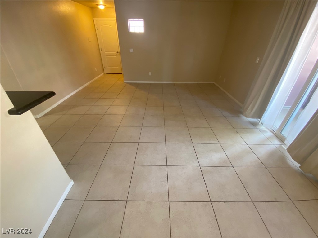 9325 West Desert Inn Road 143 Property Photo 4