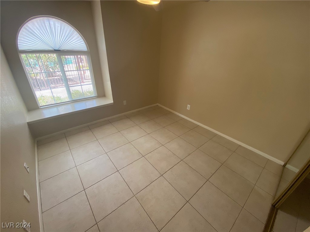 9325 West Desert Inn Road 143 Property Photo 5