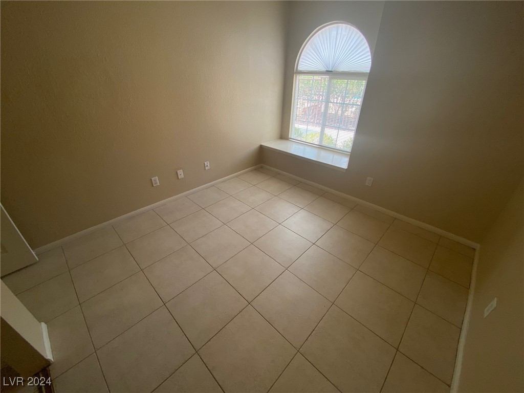 9325 West Desert Inn Road 143 Property Photo 9