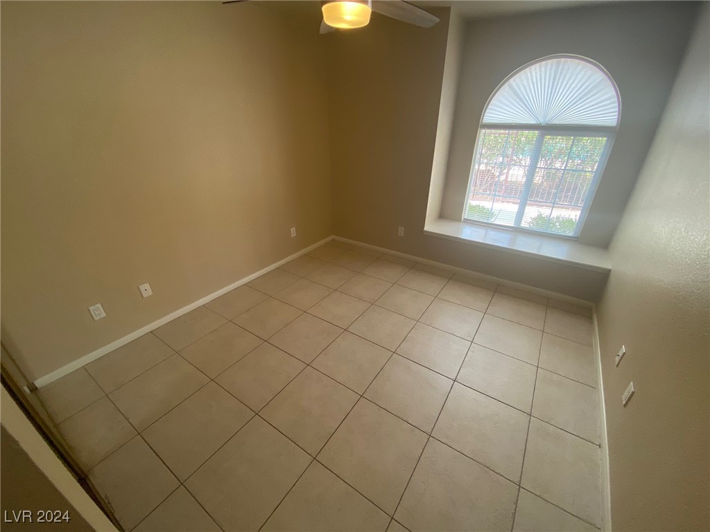 9325 West Desert Inn Road 143 Property Photo 11