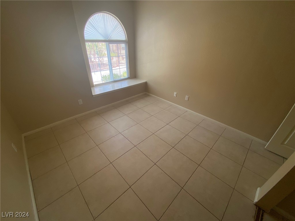 9325 West Desert Inn Road 143 Property Photo 15