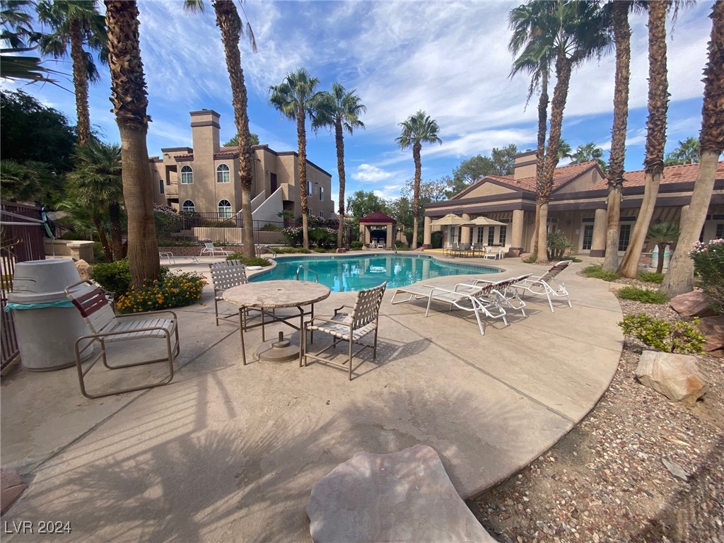9325 West Desert Inn Road 143 Property Photo 25
