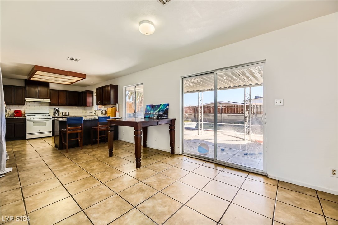 425 Oil Lantern Lane Property Photo 12