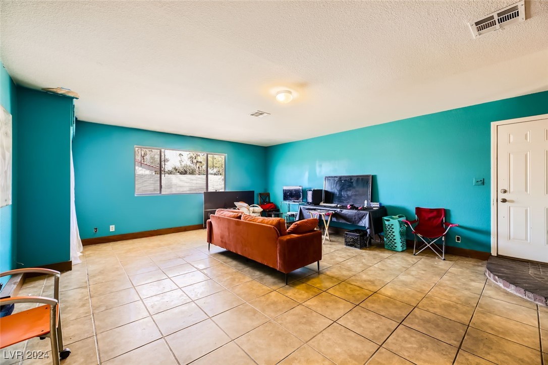 425 Oil Lantern Lane Property Photo 24
