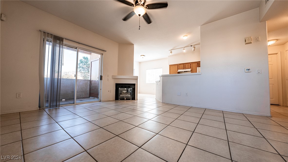 1050 East Cactus Avenue 2106 Property Photo 2