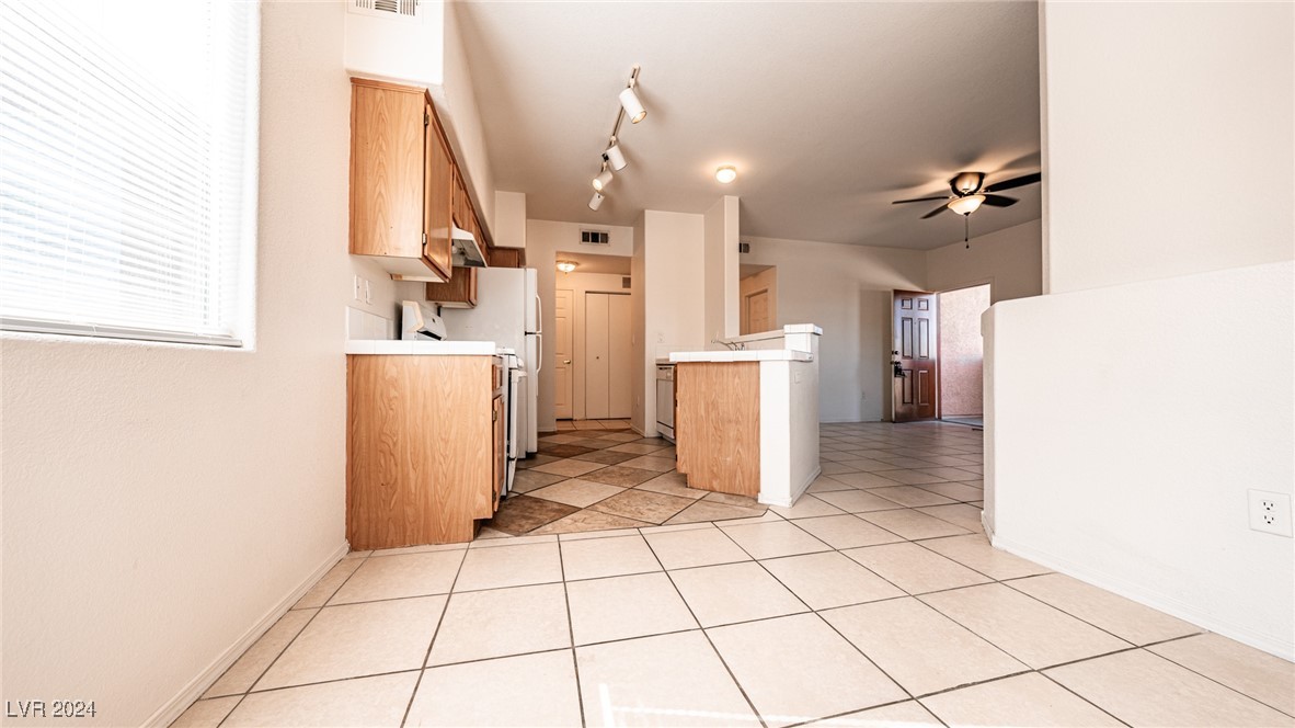 1050 East Cactus Avenue 2106 Property Photo 5