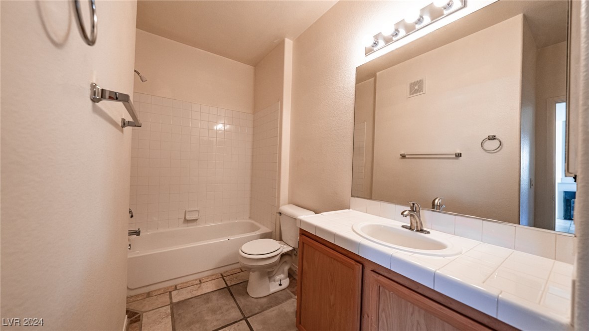 1050 East Cactus Avenue 2106 Property Photo 13