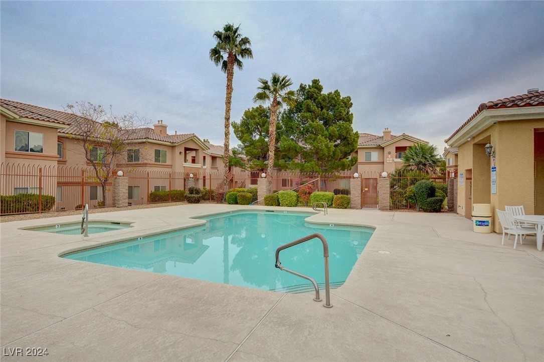 1050 East Cactus Avenue 2106 Property Photo 27
