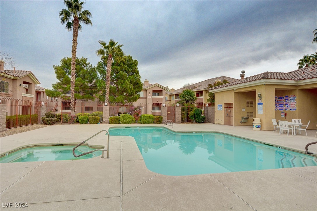 1050 East Cactus Avenue 2106 Property Photo 29